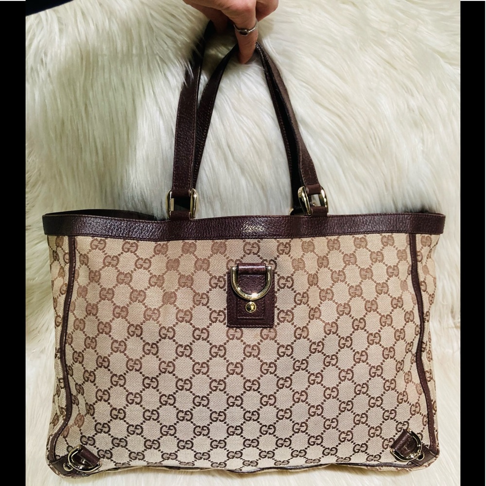 EXCELLENT CONDITION! Authentic Gucci Abbey D Ring Handbag  #9.9p.